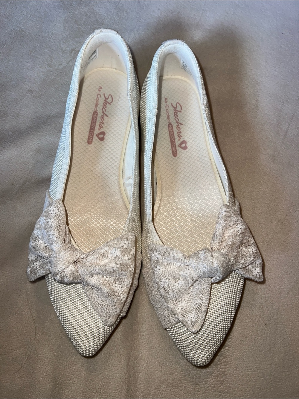 Skechers Women's Light Cream Pointed-Toe Bow Flats